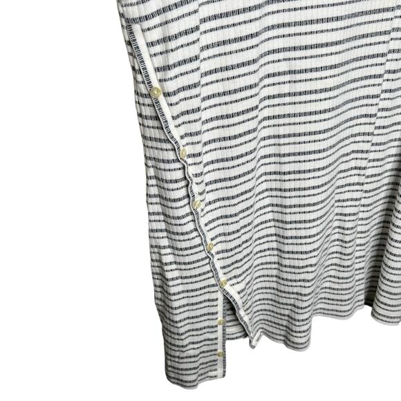 Chico's Striped Long Sleeved Side Button Tunic Size 2 Large - Picture 6 of 7